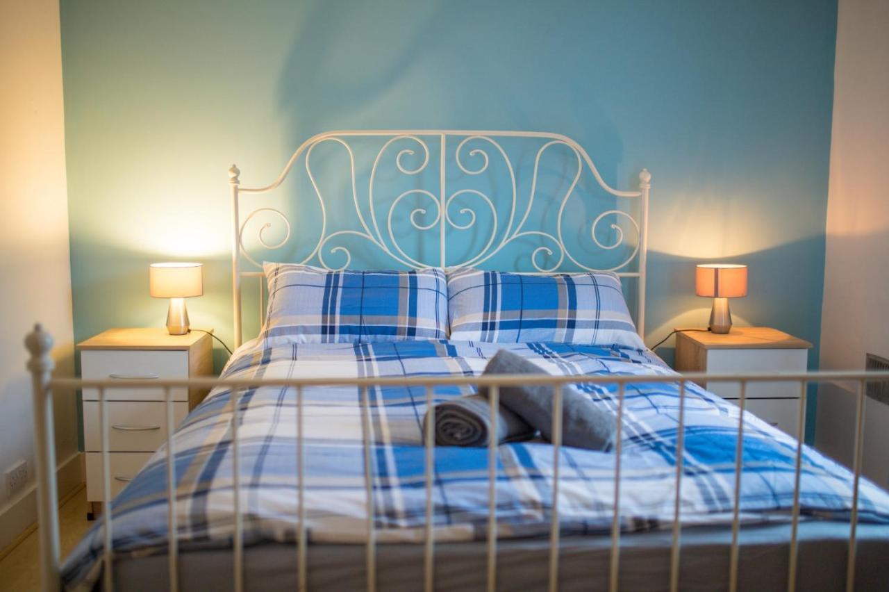 Exclusive Offers L Last-Minute Specials L Parking Free L Double Bed House L Uk L Gaming Room L Komfy 3 Bedroom Cottage With Riverview L Perfect For Short Or Long Stays Reading Dış mekan fotoğraf