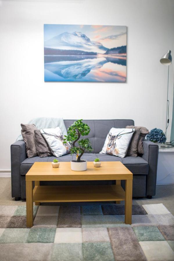 Exclusive Offers L Last-Minute Specials L Parking Free L Double Bed House L Uk L Gaming Room L Komfy 3 Bedroom Cottage With Riverview L Perfect For Short Or Long Stays Reading Dış mekan fotoğraf