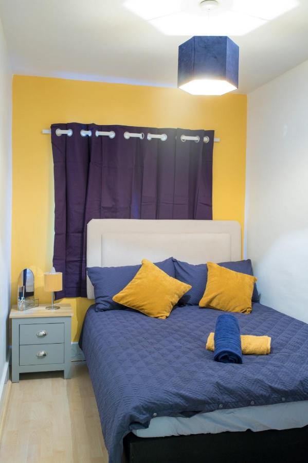 Exclusive Offers L Last-Minute Specials L Parking Free L Double Bed House L Uk L Gaming Room L Komfy 3 Bedroom Cottage With Riverview L Perfect For Short Or Long Stays Reading Dış mekan fotoğraf