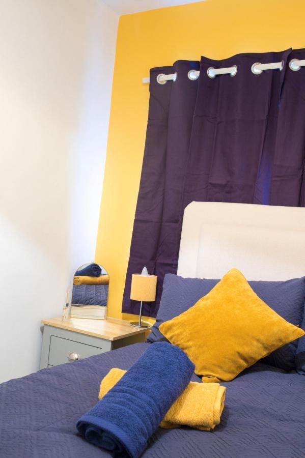 Exclusive Offers L Last-Minute Specials L Parking Free L Double Bed House L Uk L Gaming Room L Komfy 3 Bedroom Cottage With Riverview L Perfect For Short Or Long Stays Reading Dış mekan fotoğraf