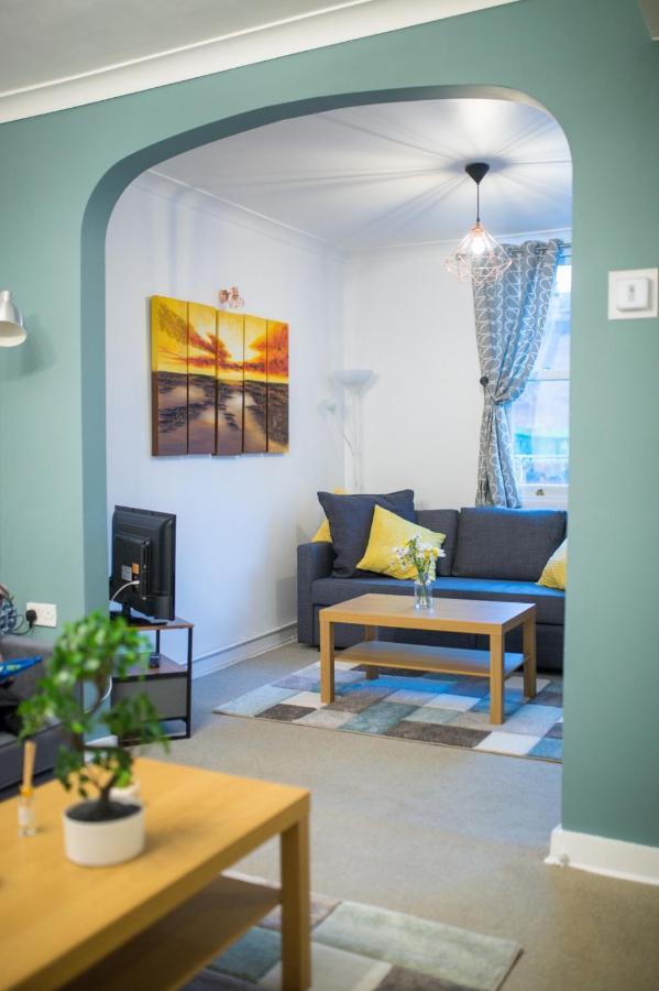 Exclusive Offers L Last-Minute Specials L Parking Free L Double Bed House L Uk L Gaming Room L Komfy 3 Bedroom Cottage With Riverview L Perfect For Short Or Long Stays Reading Dış mekan fotoğraf