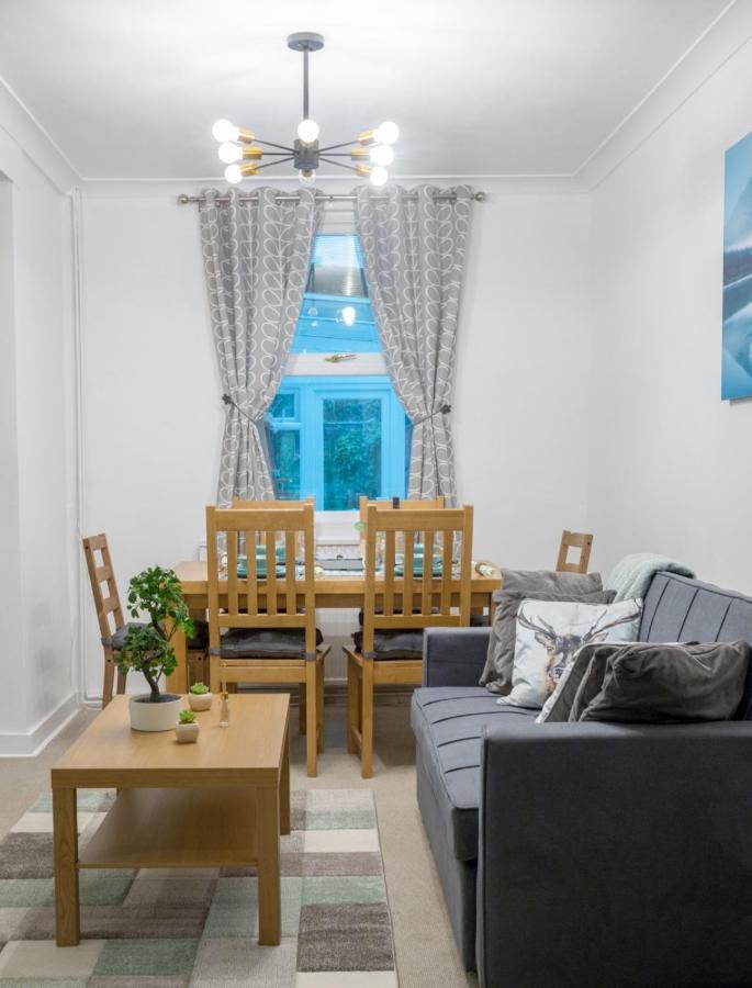 Exclusive Offers L Last-Minute Specials L Parking Free L Double Bed House L Uk L Gaming Room L Komfy 3 Bedroom Cottage With Riverview L Perfect For Short Or Long Stays Reading Dış mekan fotoğraf